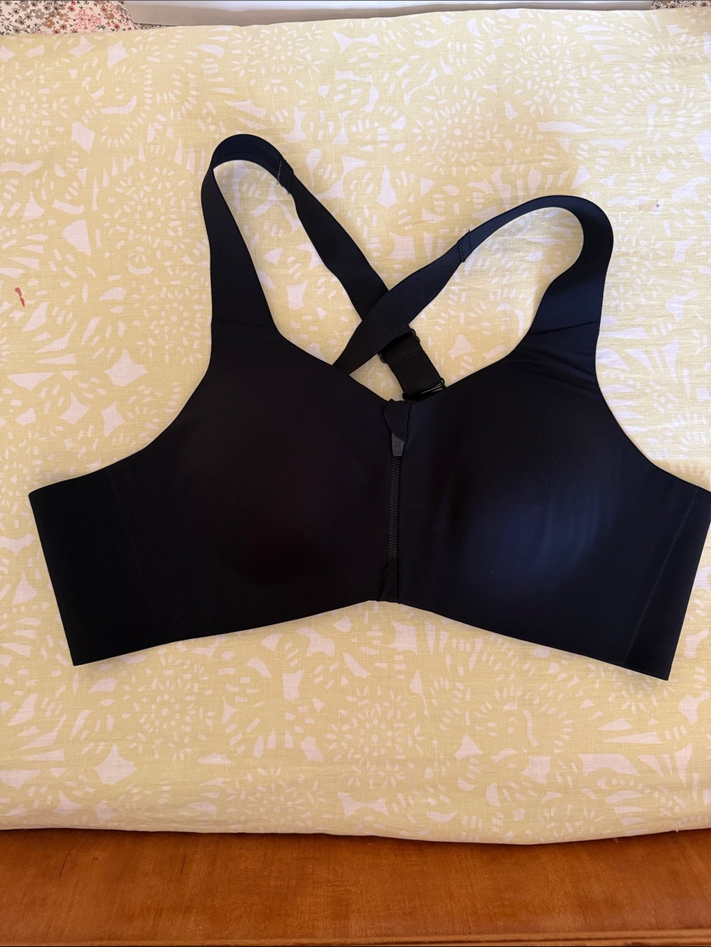Knix Front-Zip with back adjustable black, padded jog bra - size 3